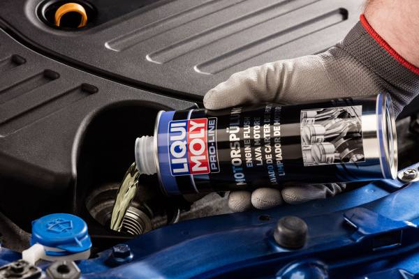 2427 Anwendung 500 ml Pro-Line Motorspülung 2