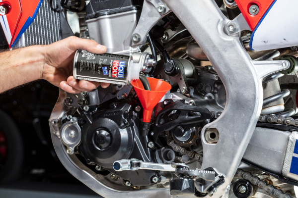 1580 Anwendung Motorbike Oil Additive Motoröladditiv 3
