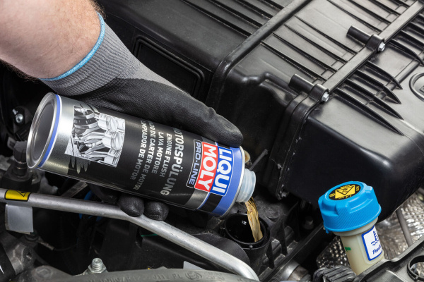 2427 Anwendung 500 ml Pro-Line Motorspülung 3