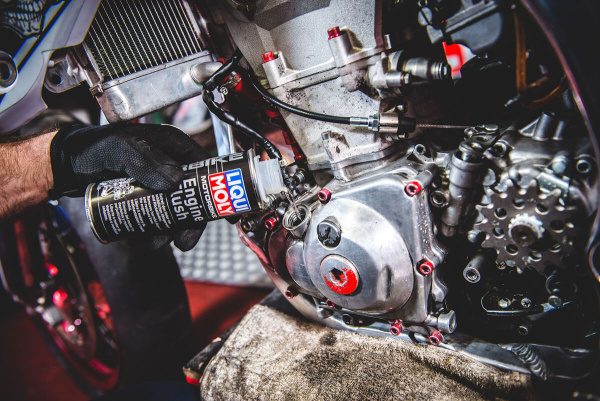 1657 Anwendung Motorbike Engine Flush 1
